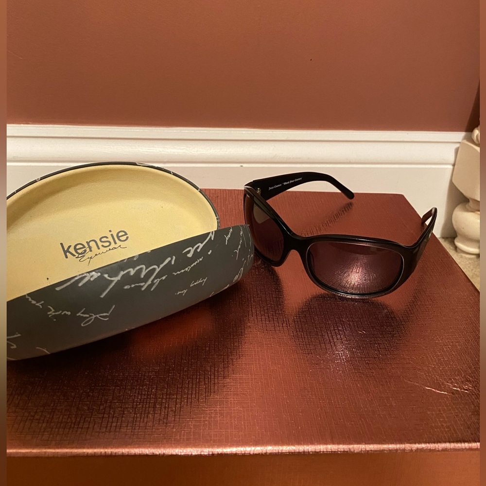 Juicy Couture- Black wrap around sunglasses with case *Discount shipping*